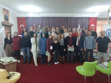 Eğitimler belge t&ouml;reni ve Şehir M&uuml;zesi gezisiyle tamamlandı
