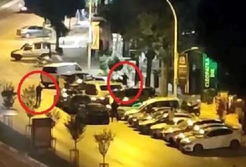 Bursa'da eğlence mekanında 1 kişinin &ouml;ld&uuml;ğ&uuml; &ccedil;atışma, kamerada 