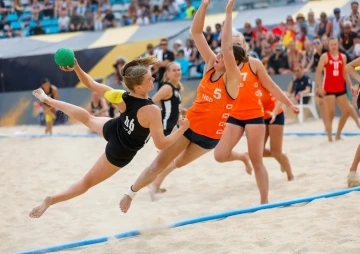EHF Plaj Hentbolu Euro 2025 Şampiyonası Alanya&rsquo;da d&uuml;zenlenecek
