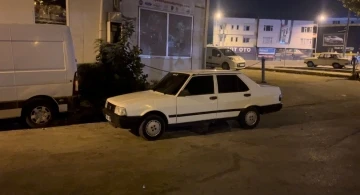 Ehliyetini vermemek i&ccedil;in direndi, &rsquo;Eşimle telefonda g&ouml;r&uuml;ş&uuml;yorum&rsquo; dedi