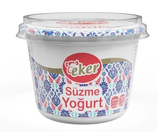 Eker, yılbaşı soflarına s&uuml;zme yoğurt ile eşlik ediyor
