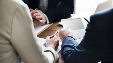 Ekonomistler, İngiltere'de enflasyonun beklentinin &uuml;zerinde gerilemesini değerlendirdi