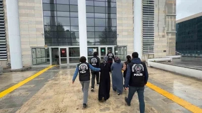 Elazığ&rsquo;da 416 bin liralık ziynet eşyası &ccedil;alan kadın ş&uuml;pheliler yakalandı
