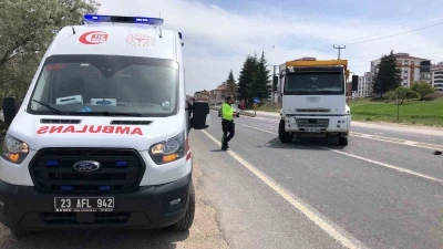 Elazığ&rsquo;da kamyon ile otomobil &ccedil;arpıştı: 1 yaralı

