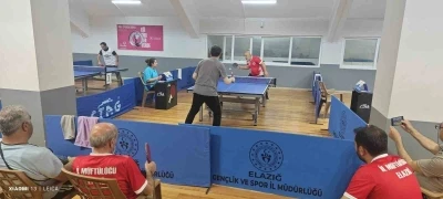Elazığ&rsquo;da kurumlar ve kuruluşlar arası masa tenisi şampiyonası d&uuml;zenlendi
