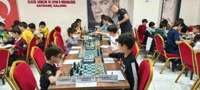 Elazığ&rsquo;da satran&ccedil; heyecanı devam ediyor
