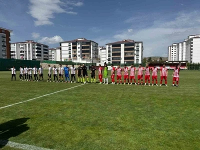 Elazığ&rsquo;da Siverek Belediyespor penaltılarla turladı
