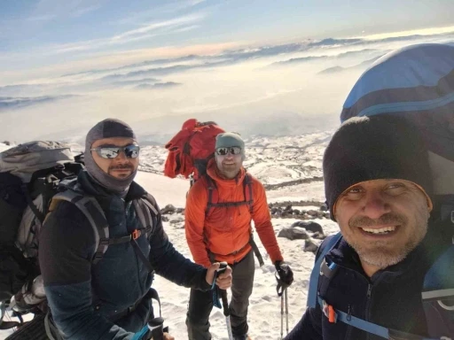 Elazığ Dağcılık Spor Kul&uuml;b&uuml;nden 2 haftada 2 zirve
