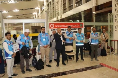 Elazığ&rsquo;dan ilk hac kafilesi dualarla uğurlandı
