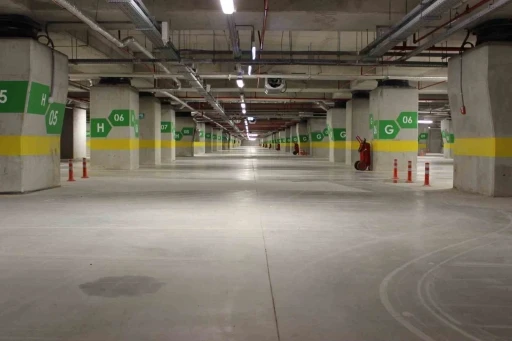 Elazığ Fethi Sekin Şehir Hastanesi &lsquo;sismik izolat&ouml;r&rsquo; ile depremden korunuyor
