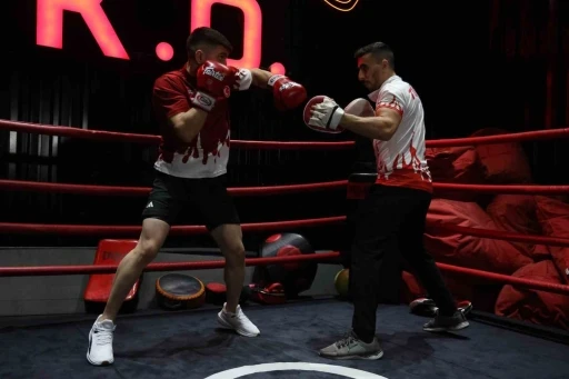 Elazığ&rsquo;ın yenilgisiz sporcusu, g&ouml;z&uuml;n&uuml; T&uuml;rkiye şampiyonasına &ccedil;evirdi
