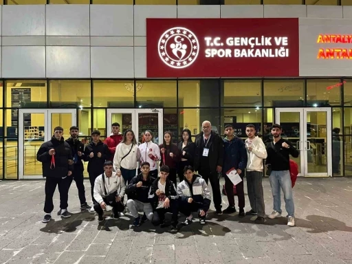 Elazığlı sporculardan b&uuml;y&uuml;k başarı
