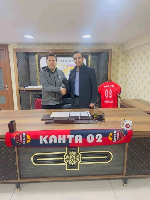 Elazığlı Teknik Direkt&ouml;r Ender &Ccedil;ınar, Kahta 02 Spor&rsquo;da
