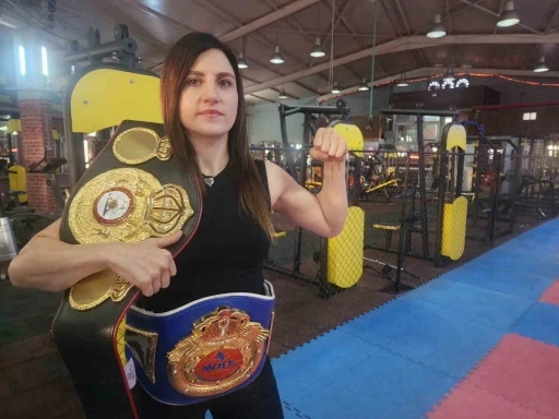 Elif Nur Turhan: "Hedefim d&uuml;nyanın en iyi kadın boks&ouml;r&uuml; olmak"
