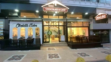 Elli &ccedil;eşit &ccedil;ikolatayı Karadeniz Ereğli halkıyla buluşturdular

