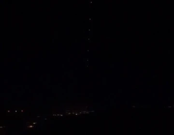 Elon Musk&rsquo;ın Starlink uyduları Manisa semalarında g&ouml;r&uuml;ld&uuml;
