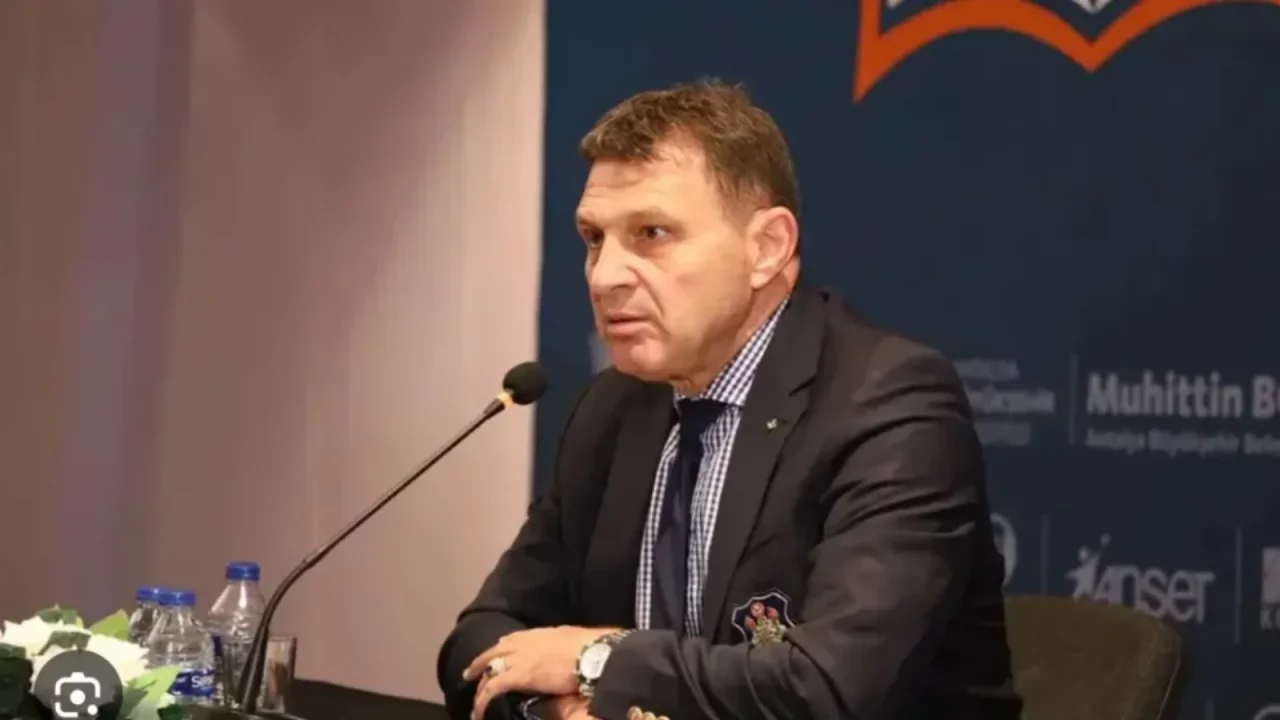 Emekli Tuğamiral T&uuml;rker Ert&uuml;rk hakkında tutuklama kararı