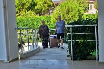 Emeklilerin Antalya&rsquo;daki KYK yurtlarında &uuml;cretsiz tatil keyfi başladı

