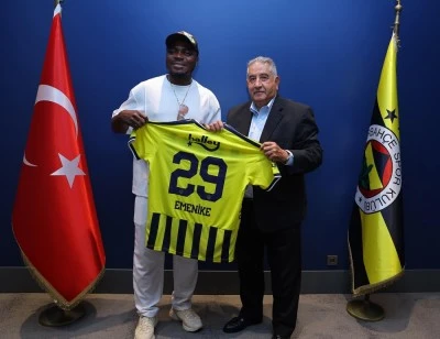 Emenike'den, Fenerbah&ccedil;e'ye ziyaret