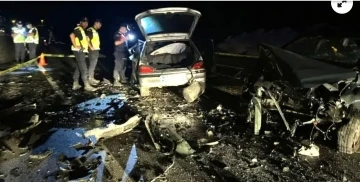 Evlendikleri g&uuml;n hayatlarını kaybettiler