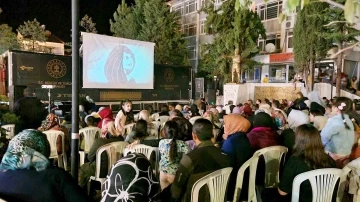 Emet&rsquo;te gezen sinema keyfi
