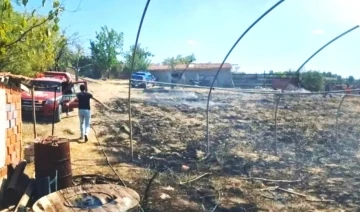 Emet&rsquo;teki arazi yangını b&uuml;y&uuml;meden s&ouml;nd&uuml;r&uuml;ld&uuml;
