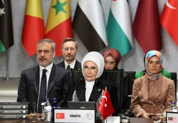 Emine Erdoğan: &ldquo;Filistin ve İsrail i&ccedil;in iki devletli bir &ccedil;&ouml;z&uuml;m diliyoruz&rdquo;
