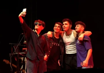 Emir Can İğrek&rsquo;ten Mezitli 33 Spor&rsquo;a destek
