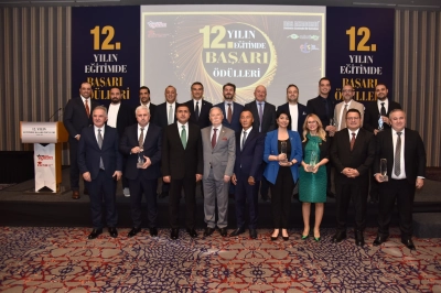 Emko Eğitim &Ccedil;&ouml;z&uuml;mleri&rsquo;ne &ldquo;Yılın Eğitim Teknolojileri Şirketi&rdquo; &Ouml;d&uuml;l&uuml;