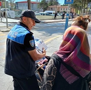 Emniyet g&uuml;&ccedil;leri vatandaşı bilgilendiriyor