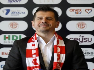 Emre Bel&ouml;zoğlu istifa etti