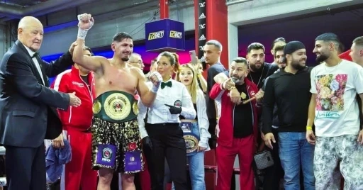 Emre &Ccedil;ukur, kıtalararası boks şampiyonu oldu
