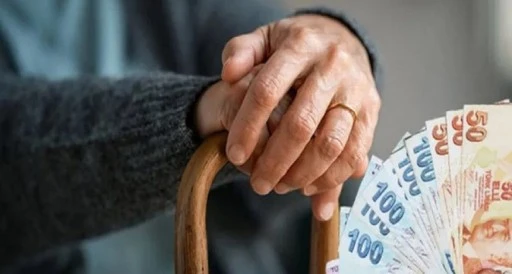 En d&uuml;ş&uuml;k emekli maaşı hakkında flaş a&ccedil;ıklama