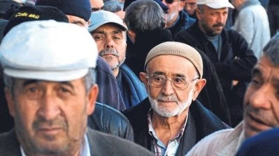 En d&uuml;ş&uuml;k emekli maaşı TBMM'de kabul edildi