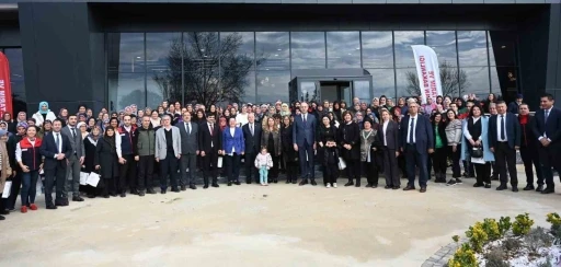 En kaliteli s&uuml;t yapmayı &ouml;ğrenen kadın yetiştiriciler &ouml;d&uuml;llendirildi
