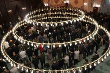 Enderun Teravihi geleneği Haliliye&rsquo;de yaşatılıyor
