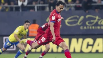 Enes &Uuml;nal Premier Lig'de 
