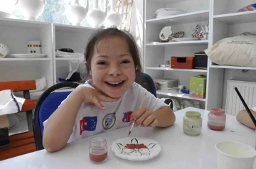 Engellerini &ccedil;ini işleyerek unuttular
