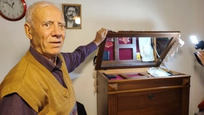 Engelli adamın 1 kilo altını &ccedil;alındı 