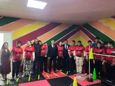 Engelli bireyler i&ccedil;in iş birliği ve destek mesajı
