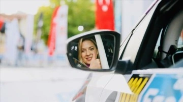 Engelli ralli pilotu K&uuml;bra Denizci, T&uuml;rkiye'yi Avrupa'da temsil etmeye odaklandı