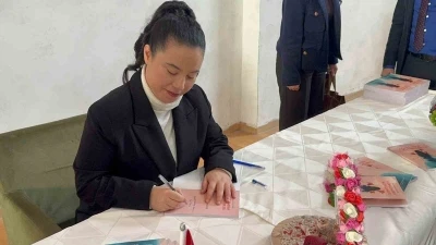 Engelli &Uuml;mm&uuml;han, ilk kitabını Cumhurbaşkanı Erdoğan&rsquo;a yazdı