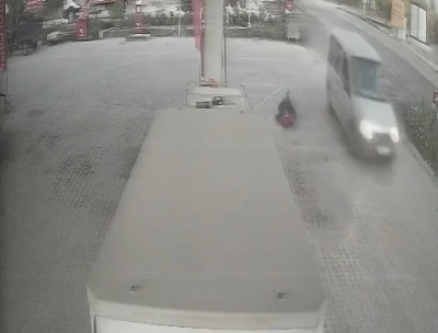 Eniştesine ara&ccedil;la &ccedil;arpıp ka&ccedil;tı