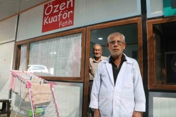 Enkaz kentte &uuml;cretsiz iş yerleri depremzede esnafa can suyu oldu
