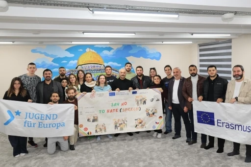 Erasmus &ouml;ğrenciler G&uuml;zide Gen&ccedil;lik Merkezi&rsquo;ni gezdi
