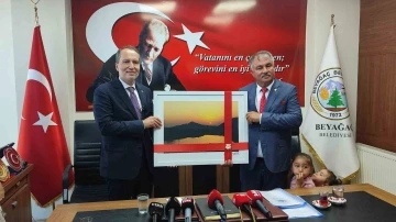 Erbakan; &ldquo;Sezayi Başkanımla birlikte Beyağa&ccedil;&rsquo;ı layık olduğu noktaya taşıyacağız&rdquo;
