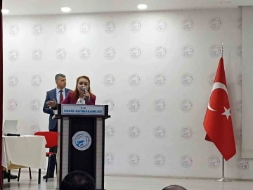 Erciş&rsquo;te se&ccedil;imde g&ouml;rev alacaklar i&ccedil;in eğitim toplantısı yapıldı
