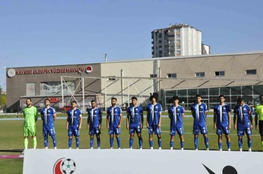 Erciyes 38 FK, &uuml;&ccedil;&uuml;nc&uuml; galibiyetini aldı