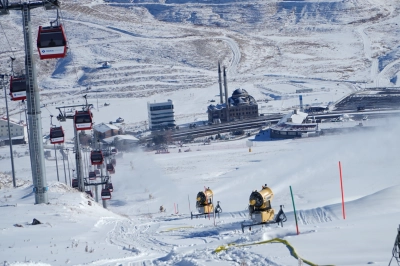 Erciyes'te T&uuml;rkiye'nin En Gelişmiş Yapay Karlama Sistemiyle Pistler Sezona Hazırlanıyor
