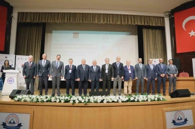 Erciyes &Uuml;niversitesi&rsquo;nde &rsquo;Uluslararası Yapay Zeka Hukuku ve Hukukta Dijitalleşme Sempozyumu&rsquo; d&uuml;zenlendi
